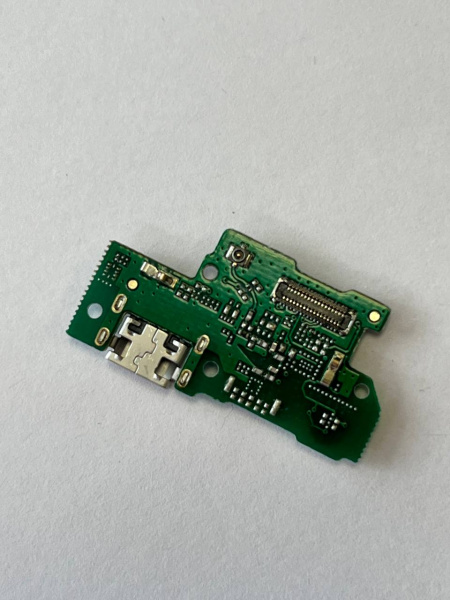 Нижняя плата Huawei Y7 2018 с разъемом зарядки (micro-USB), микрофоном и аудио разъемом